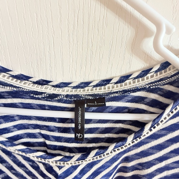 New Directions Women’s Blue White Striped Bell Sleeve Blouse L. MH-99 - Picture 4 of 5
